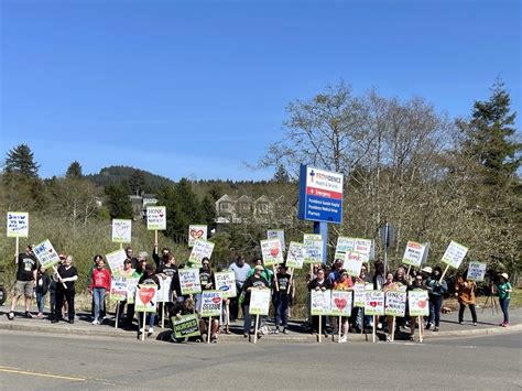 Providence Nurses Strike Over Low Pay, Benefits - Portland Mercury