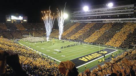 Iowa to re-seat Kinnick Stadium | Iowa Hawkeyes Football | qctimes.com