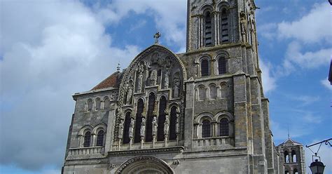 Basílica de Vézelay en Vézelay, Francia | Tripomatic