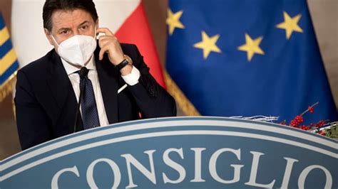 Italy's Government Is on the Brink of Collapse | Hardcore Italians