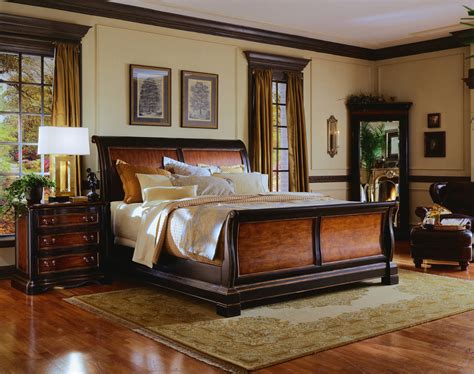 Italian Mahogany Bedroom Set : Rich Mahogany Upholstered Panel Bedroom ...