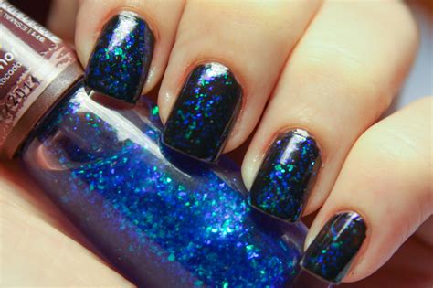 File:Glitter nail polish (blue).jpg
