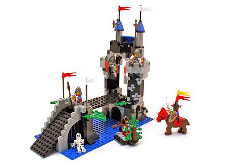 Royal Drawbridge - LEGO set #6078-1 (Building Sets > Castle > Royal Knights)
