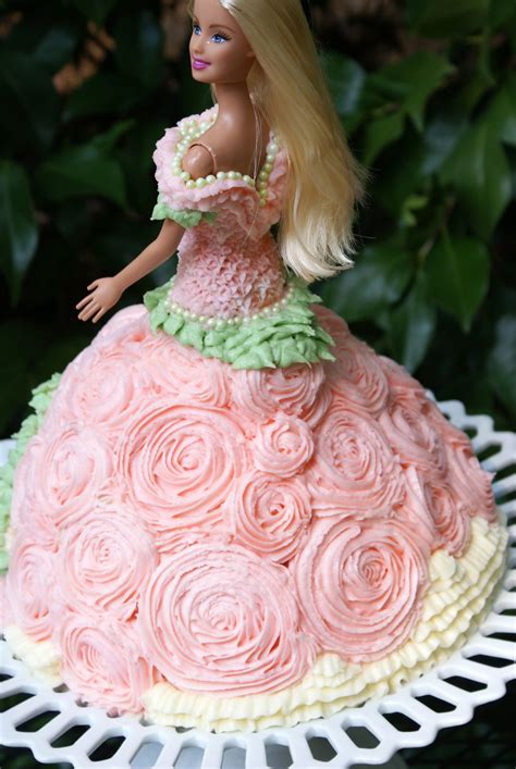 A Little Loveliness: Barbie Doll Cake