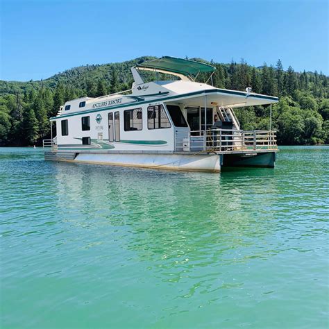 Luxury Houseboats