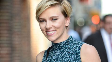 Scarlett Johansson met her doppelgänger, and they had a blast - HelloGigglesHelloGiggles