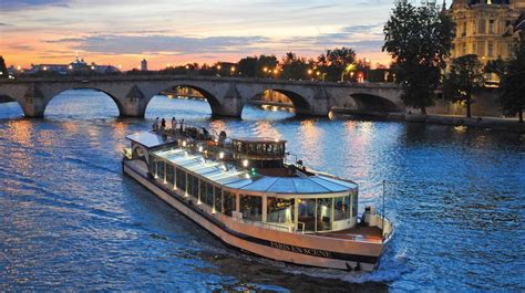 Paris en Scène : dîner croisière sur la Seine à prix imbattable