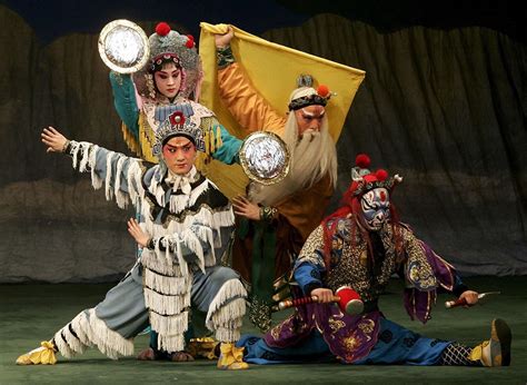 A Brief History of Peking Opera - Youlin Magazine