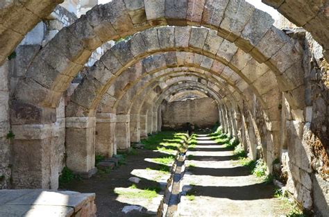 Smyrna Agora (Archaeological Site in Izmir, Turkey) - Nomadic Niko