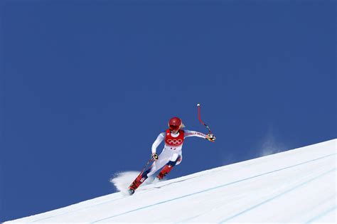 2022 Olympics: Mikaela Shiffrin fails to medal in downhill