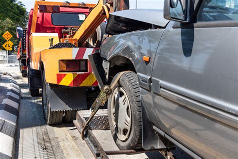 What to Know About Tow Truck Accidents and Injuries