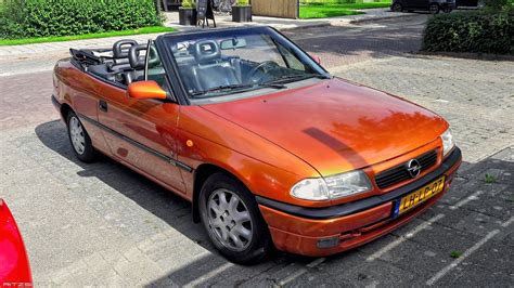 Opel Astra F 1.6i cabriolet by Bertone 1995