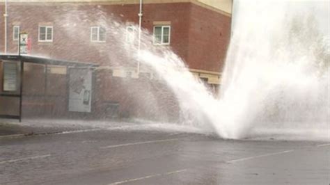 Gateshead burst water pipe causes fountain - BBC News