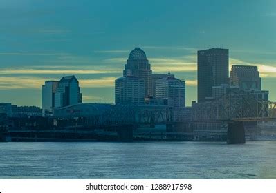 842 Louisville Ky Skyline Stock Photos, Images & Photography | Shutterstock