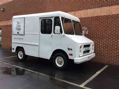 GMC P10 STEP VAN (1980) : Van / Box Trucks