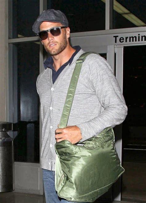 Tom Brady wearing the #TOMFORD Olivier Sunglasses in Black | Stylish men, How to wear, Fashion