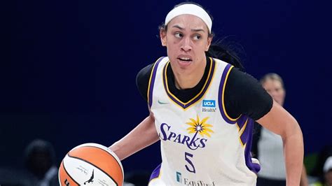 Los Angeles beats Dallas 79-61 behind Hamby, Ogwumike