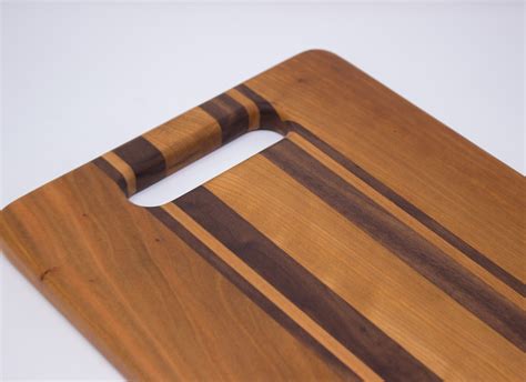 Cherry and Walnut with Handle Cutting Board – Rockford Woodcrafts