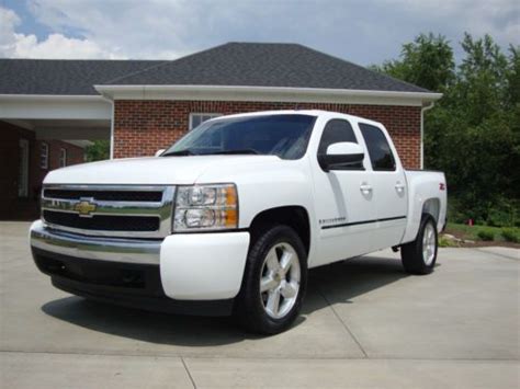 Sell used 2007 CHEVROLET SILVERADO 1500 LT Crew Cab Pickup 4-Door 5.3L 4X4 LEATHER LOADED in ...