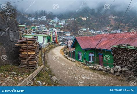 Mountain Village Town Lachen of North Sikkim, India. Stock Photo - Image of path, architecture ...