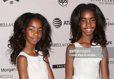 D Lila Star Combs Photos and Premium High Res Pictures - Getty Images