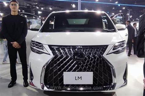 Auto Expo 2023: Lexus LM 300h MPV: design, interior, features, engine ...