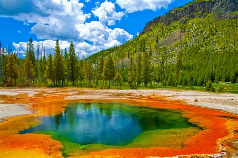 Yellowstone’s supervolcano holds a surprising amount of magma - Earth.com