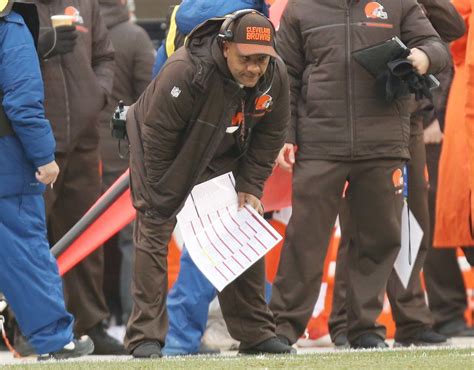 Browns' Hue Jackson to hire an offensive coordinator and is willing to ...