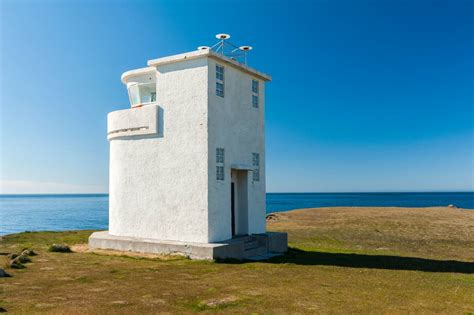 The Ultimate Guide to the Top 10 Lighthouses in Iceland