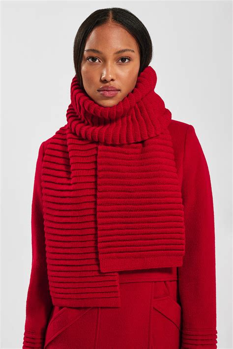 Adult Ribbed Red Scarf | SENTALER