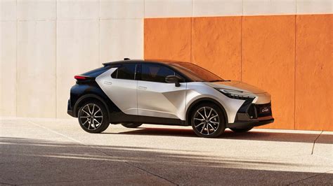 มาชม Toyota C-HR 2023