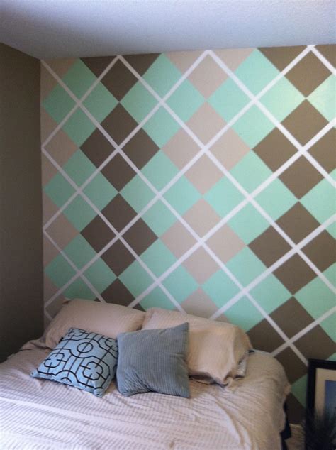 Paint design on the wall using painting tape. | Paint designs, Tape painting, Bedroom colors