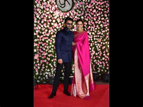 Deepika And Ranveer In Classy Outfits At Kapil Sharma’s Reception - Boldsky.com