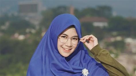 Berita Artis Indonesia Berhijab Hari Ini - Kabar Terbaru Terkini ...