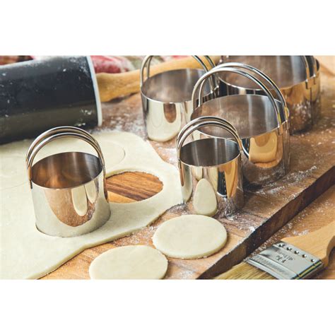 Fox Run Craftsmen 5 Piece Round Cookie Cutter Set & Reviews | Wayfair