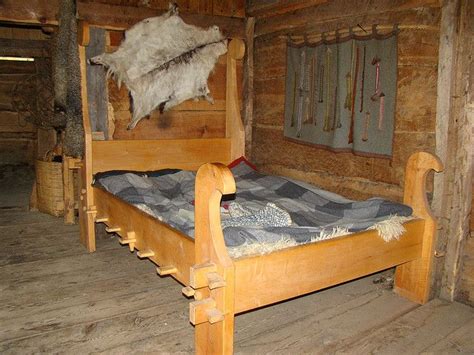 Viking bed, Gunnes Gård | Viking bed, Camping furniture, Medieval furniture