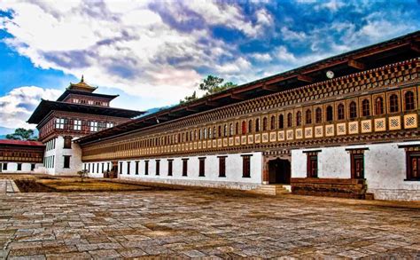 Buddhist monasteries in Thimphu, Bhutan » Tashichho Dzong Courtyard ...