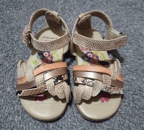 Dora the Explorer Sandals on Carousell