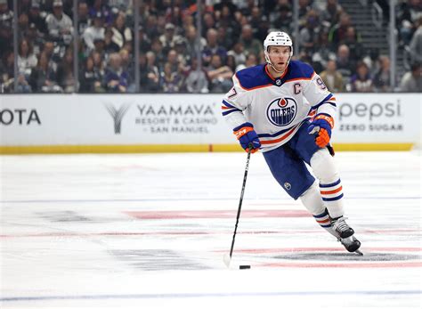 Connor McDavid Injury: Is Edmonton Oilers captain suffering from a knee ...