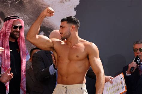 Photos: Jake Paul vs. Tommy Fury weigh-in from Saudi…