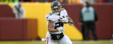 NFL DFS Player Usage Trends from Week 16 | FantasyLabs