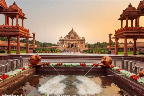 As corona trend ebbs, Gandhinagar’s Swaminarayan Akshardham Temple to ...