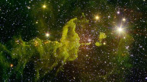 NASA space telescope captures stunning green 'Spider' nebula - ABC7 Los ...