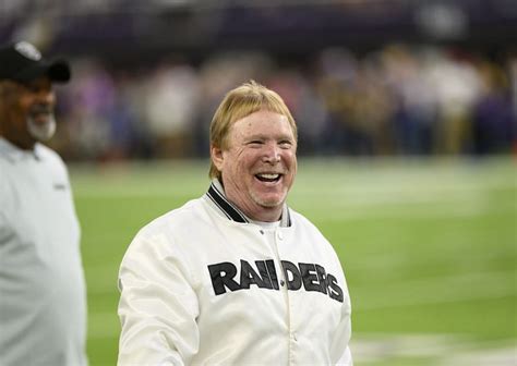 What is Las Vegas Raiders owner Mark Davis' net worth?