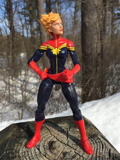 2015 Marvel Legends Captain Marvel Review & Photos - Marvel Toy News