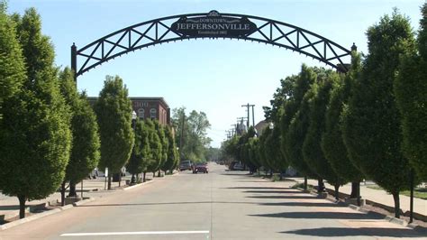 Downtown Jeffersonville hoping to be crowned 'America's Main Street'