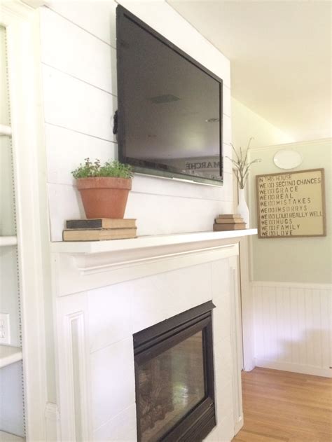 Little Farmstead: Farmhouse Style: Shiplap Update (Fireplace Before and After)