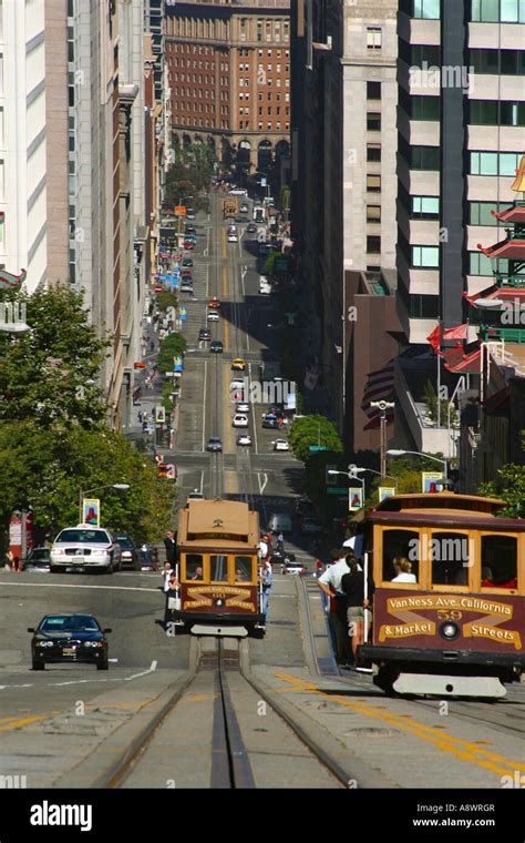 Cable Cars pass one another on Nob Hill, San Francisco Stock Photo - Alamy