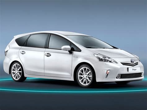 Toyota Prius +. Bigger and more versatile — autoboom.co.il