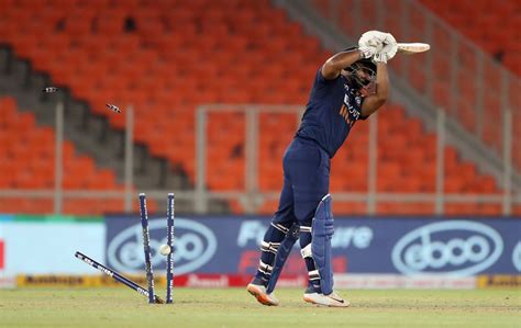 Rishabh Pant loses his middle stump | ESPNcricinfo.com